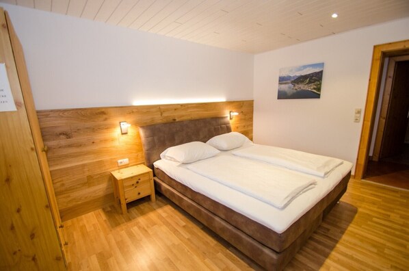 1 dormitorio, tabla de planchar con plancha, wifi gratis y ropa de cama