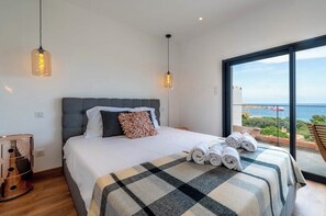3 chambres, fer et planche à repasser, Wi-Fi, draps fournis