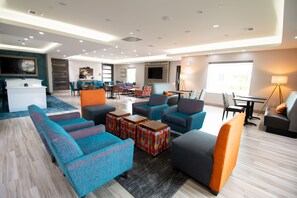 Lobby - Hotel Pryor (Pryor)