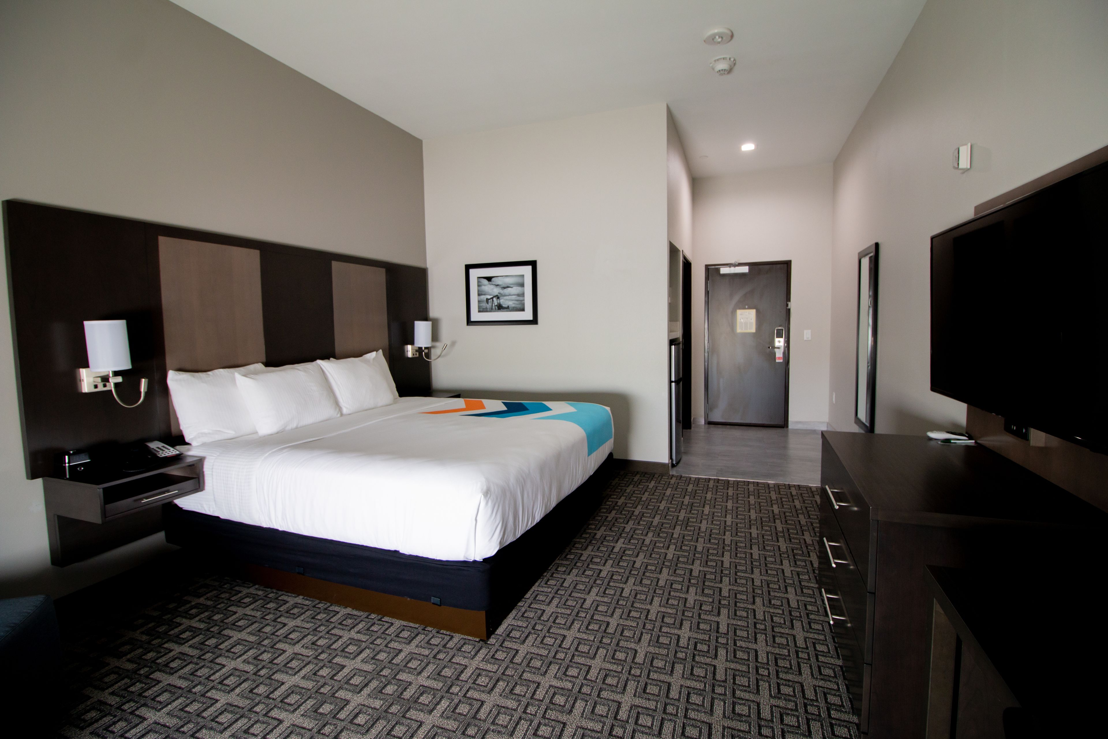 standard room, 1 king bed | desk, soundproofing, iron/ironing board, free wifi