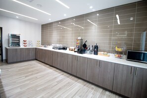Free daily continental breakfast  - Hotel Pryor (Pryor)