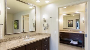 Hair dryer, towels, soap, shampoo - Enjoy Coachella Weekend 2 in a Luxurious Villa (Palm Desert)