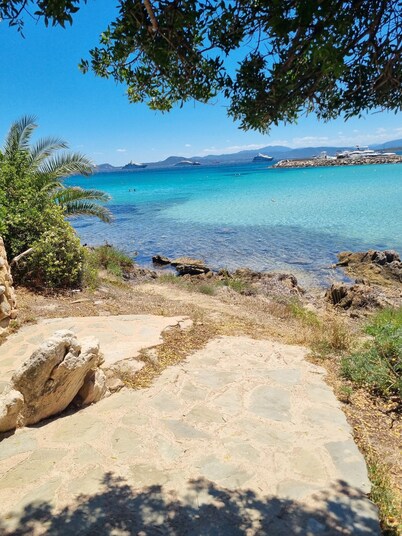 beachfront residence 60 meters from the beach 