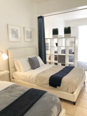 Iron/ironing board, WiFi, bed sheets