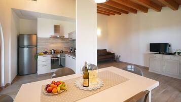Appartement Duplex, 3 chambres | Cuisine privée | Réfrigérateur, micro-ondes, plaque de cuisson, lave-vaisselle