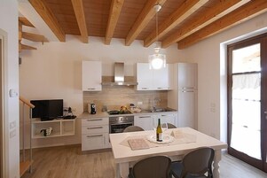 Duplex, 2 Bedrooms | Private kitchen