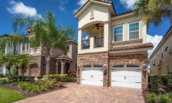 Exterior - Bright Home with Game Room Theater at Reunion (Kissimmee)