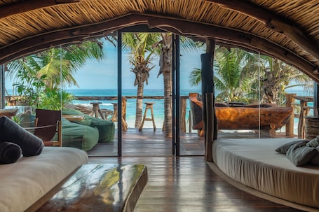 Suite estudio Premium, 1 habitación, vistas al mar, frente al mar | Terraza o patio. Kanan Tulum Hotel & Spa Adults Only Playground