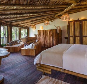 Suite | 1 slaapkamer, luxe beddengoed, een minibar, een kluis op de kamer