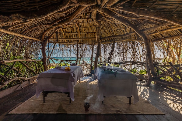 Couples treatment room(s), body treatments, hydrotherapy, aromatherapy