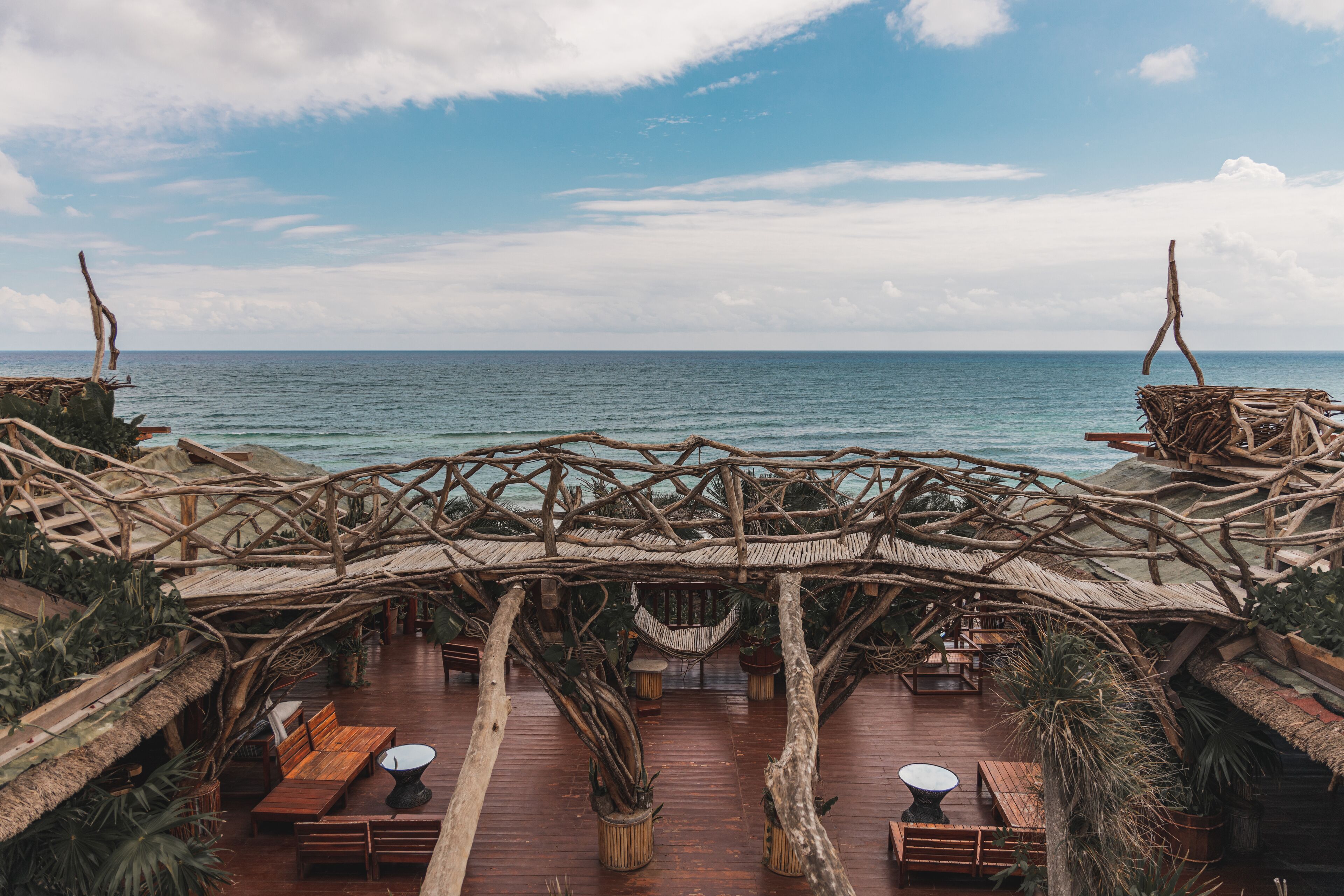3 restaurants; breakfast, lunch, and dinner served