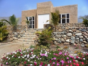 Front of property - Suites Las Bahías (Pachacámac)