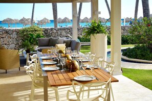 Päivittäinen tilauksen mukaan valmistettu aamiainen (20 USD per henkilö)