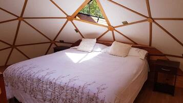 1 habitación, decoración personalizada y muebles diferentes