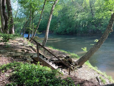 Chestatee River Cabin