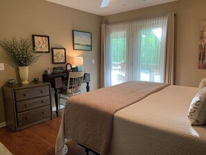 2 bedrooms, iron/ironing board, free WiFi, bed sheets - Chestatee River Cabin (Dahlonega)