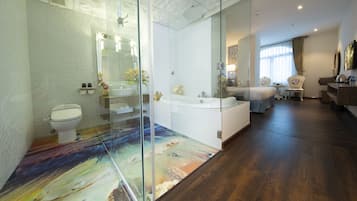 Executive Double Room | Bathroom | Separate tub and shower, spring water tub, free toiletries, hair dryer