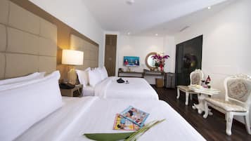 Deluxe Triple Room | 1 bedroom, premium bedding, minibar, in-room safe