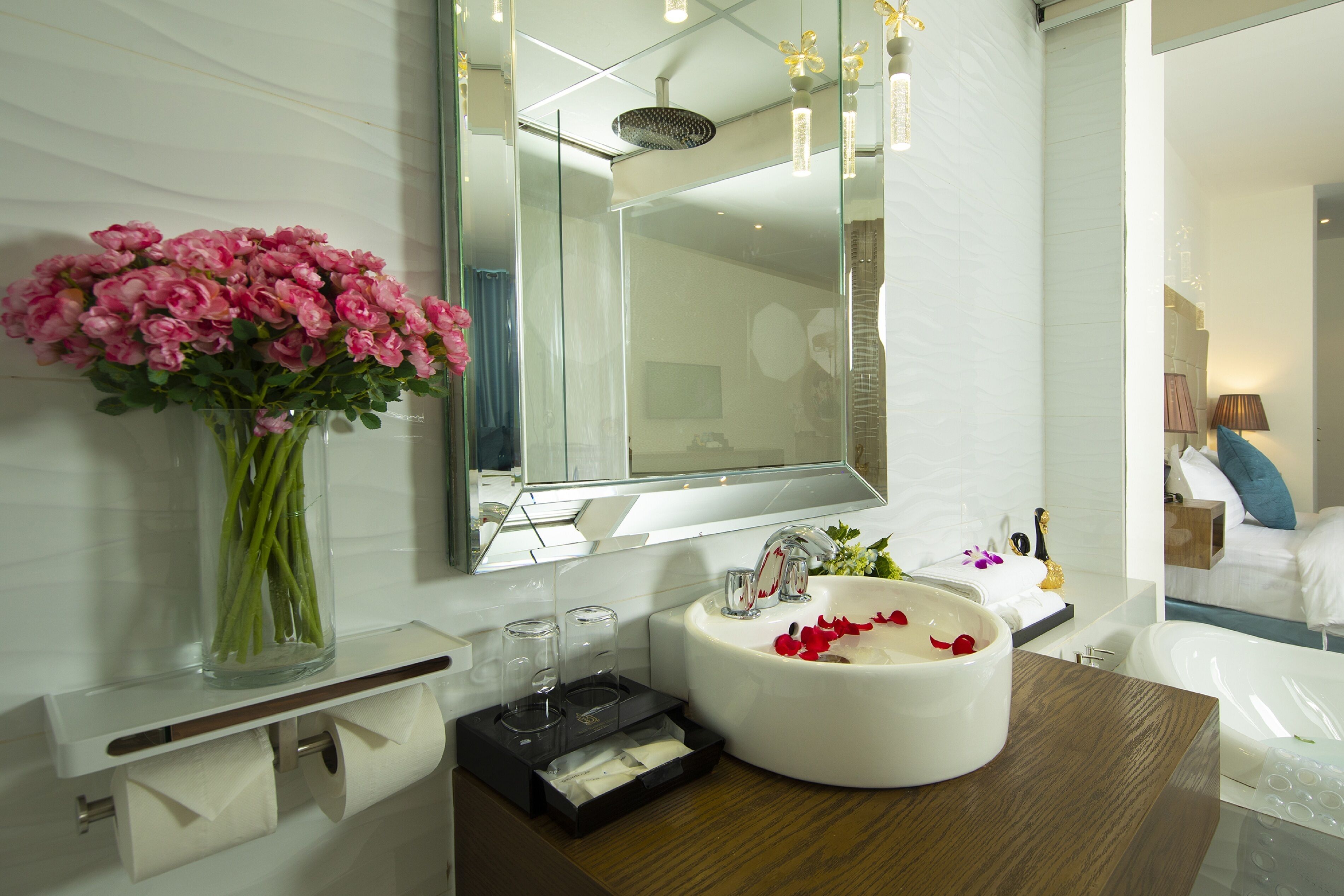 premier twin room (with window) | premium bedding, minibar, in-room safe, individually decorated