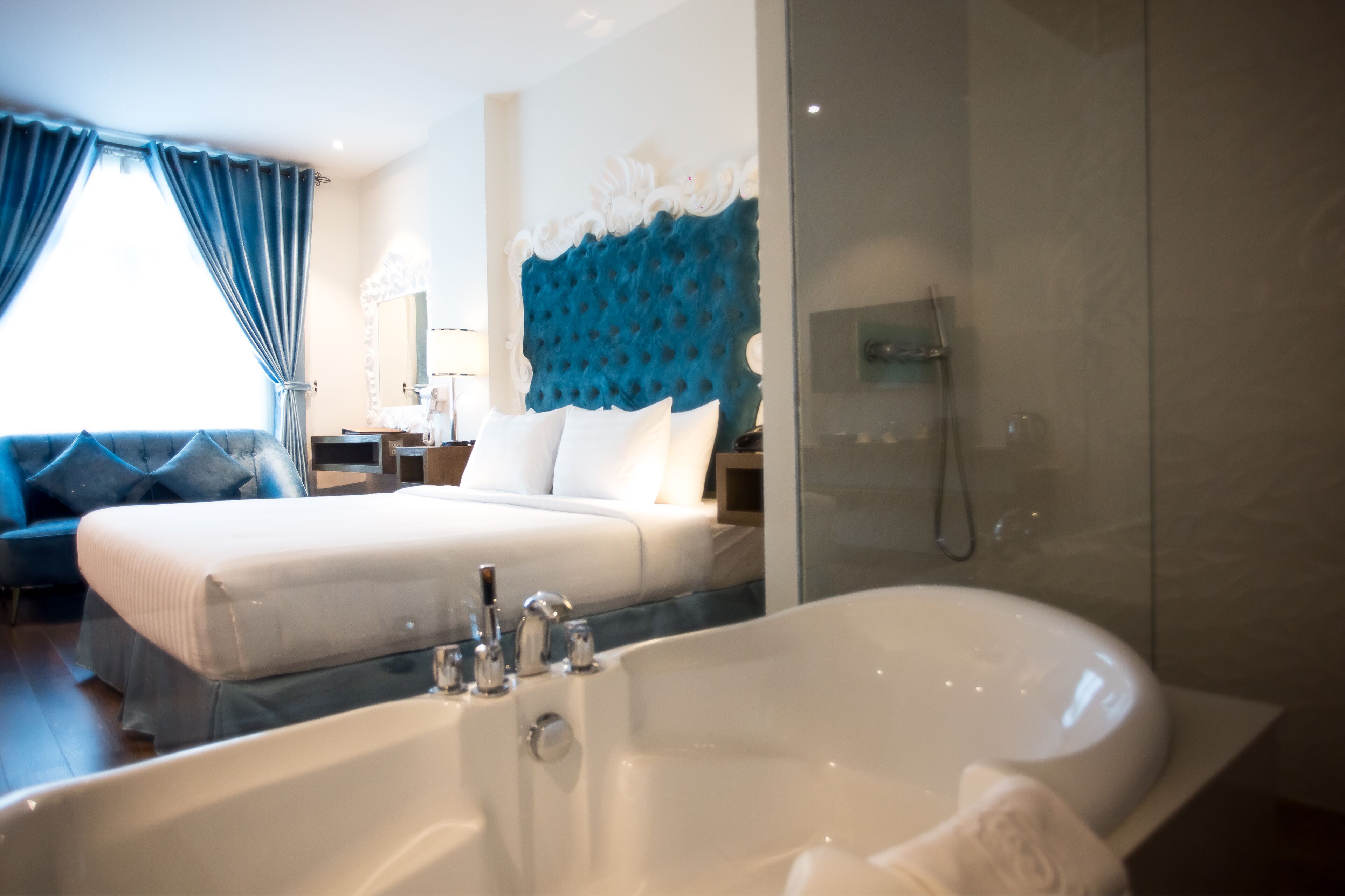 Grand-rum | Badrum | Badkar och dusch, källvattenbad, gratis toalettartiklar och hårtork