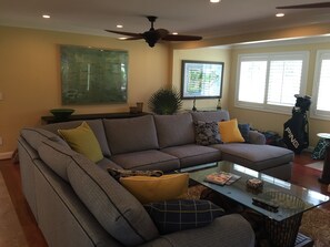 Televisor de pantalla plana i llar de foc 