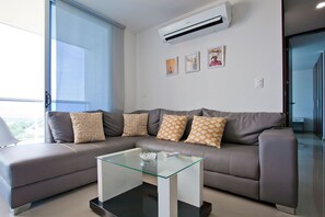 TV, Netflix, streaming services - New, CENTRAL and comfortable apartment in Cartagena (Cartagena)