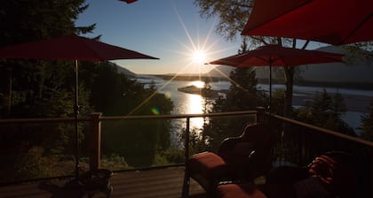 The Fraser River's Edge B&B Lodge