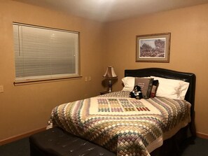 2 Schlafzimmer, Bügeleisen/Bügelbrett, WLAN, Bettwäsche