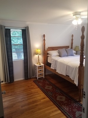 3 bedrooms, WiFi, bed sheets, wheelchair access