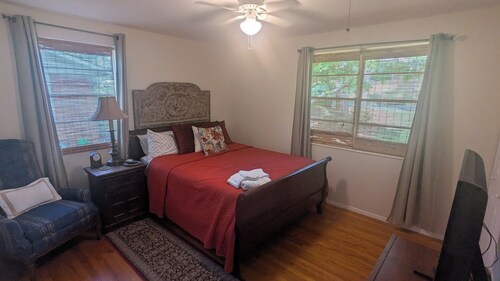 Remodeled & Fully Furnished Home South/East side Augusta near interstate 520