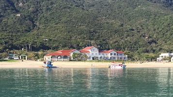 Private beach, white sand, beach towels