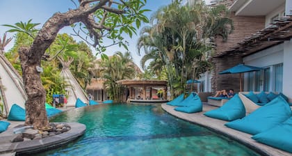 The Green Room Seminyak - Hostel