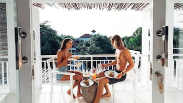 Superior Double Room | In-room dining