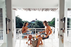 Superior Double Room | In-room dining