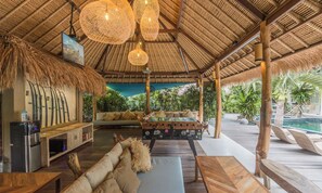 Lobby sitting area - The Green Room Seminyak - Hostel (Seminyak)
