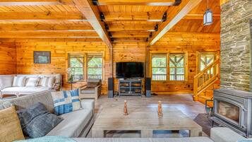 Smart TV, chimenea, videojuegos y Netflix