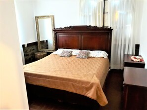 Comfort House, Multiple Beds, Park View | Free WiFi, bed sheets