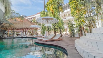 2 kolam renang outdoor