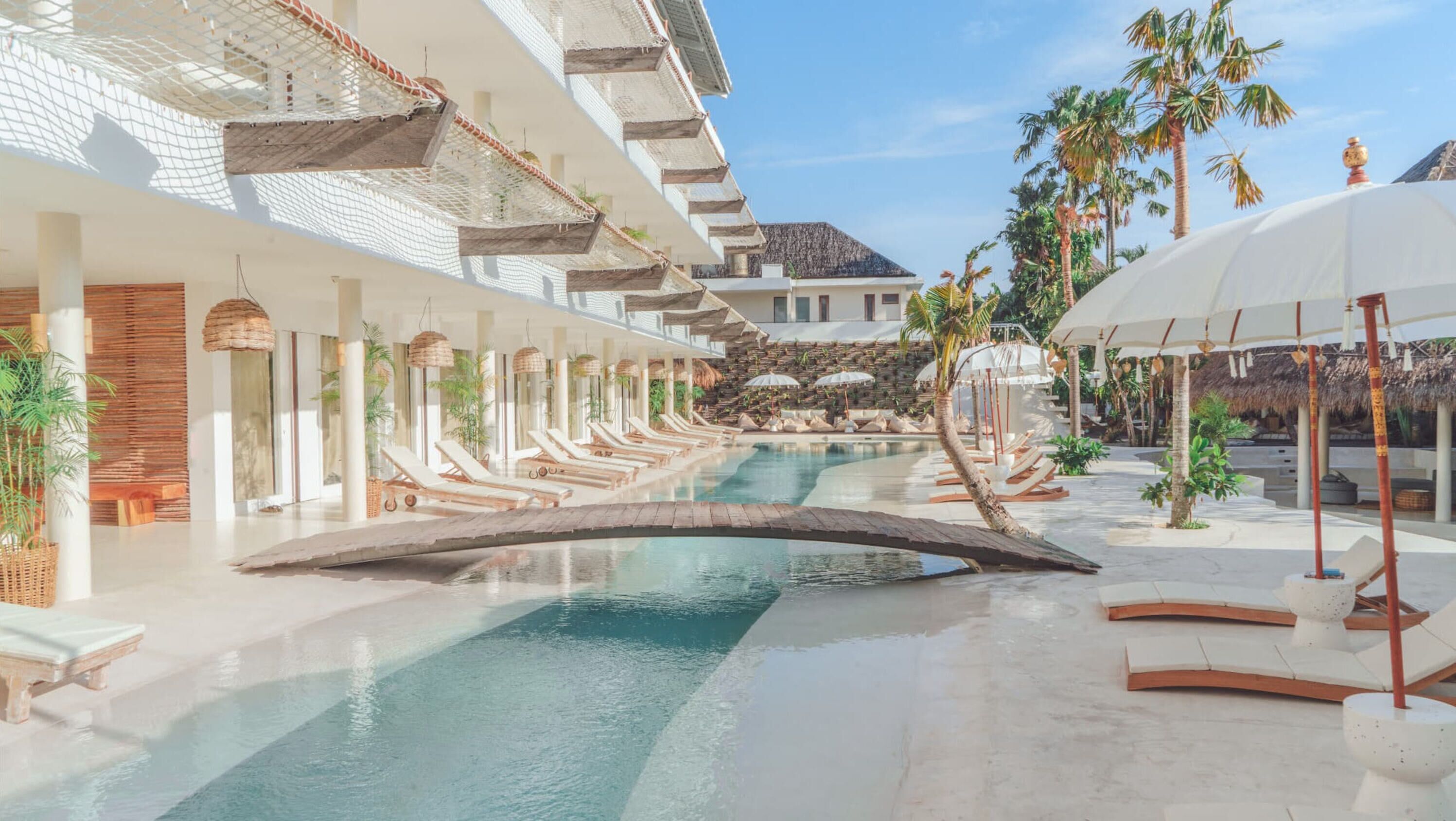 2 outdoor pools