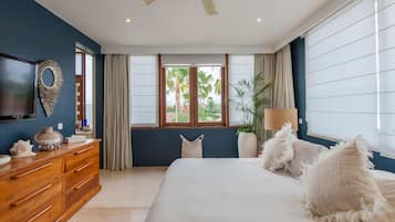 Penthouse, 2 Bedrooms | 1 bedroom, desk, soundproofing, iron/ironing board