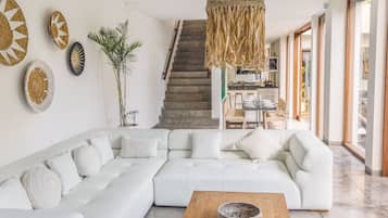 Villa, 2 Schlafzimmer | Wohnbereich | LCD-Fernseher