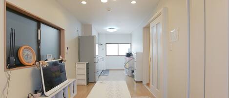 Nhà (Private Vacation Home) | Khu phòng khách | Smart TV