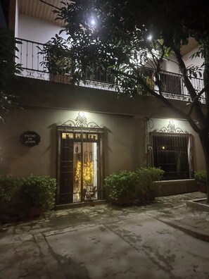 Bagian depan properti