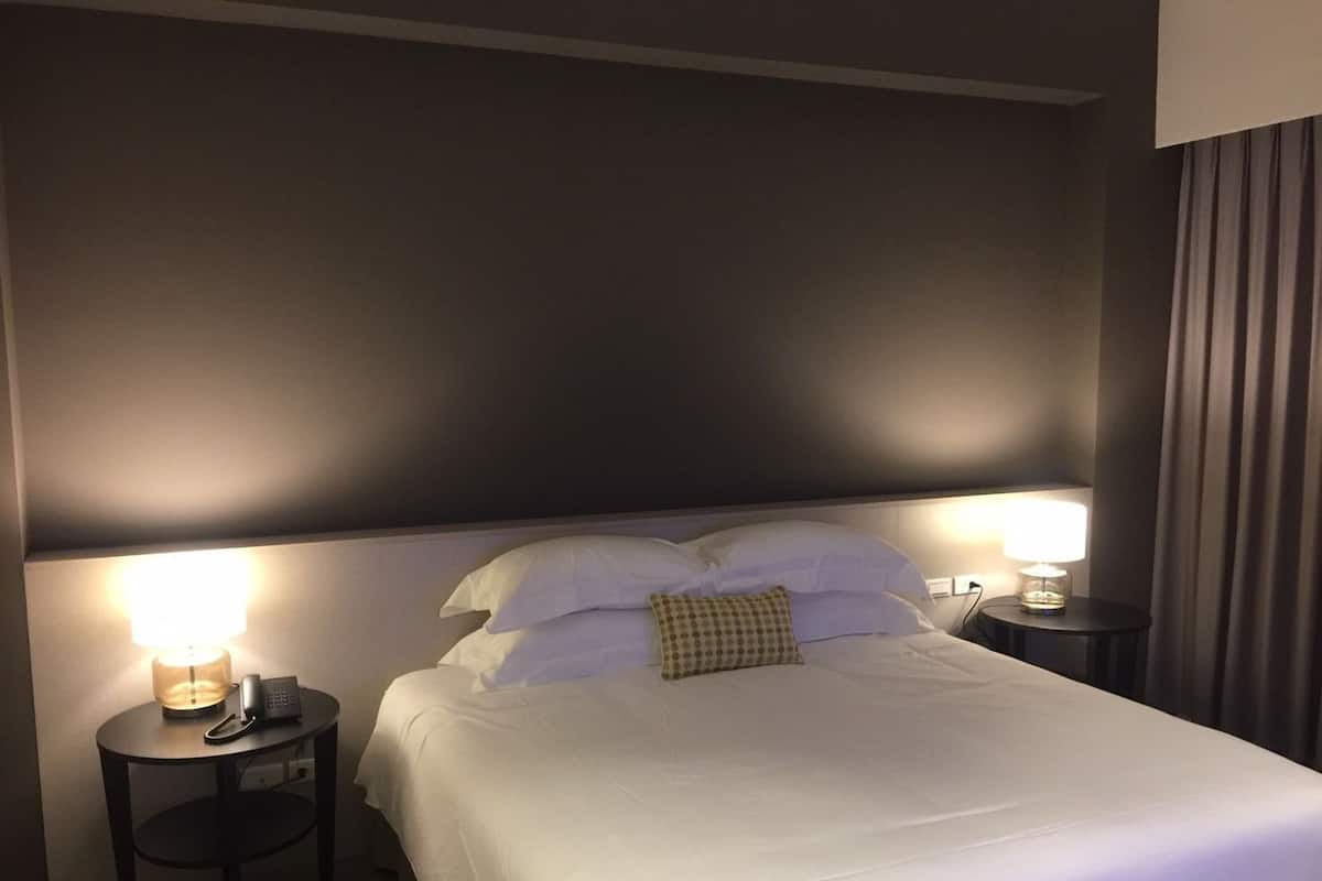 1 bedroom, free minibar, in-room safe, blackout curtains