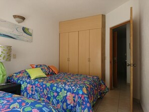 2 quartos, ferros/tábuas de passar roupa, Wi-Fi, roupa de cama