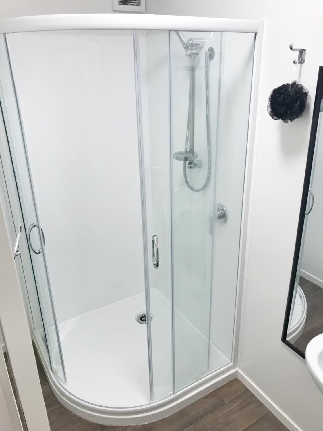 shower, free toiletries, hair dryer