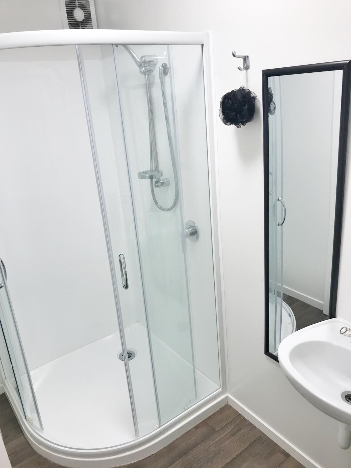 shower, free toiletries, hair dryer