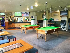 Game room - Geraldine Heritage Hotel (Geraldine)