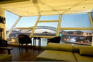 Party Room, Unha - Parking for up to 2 cars