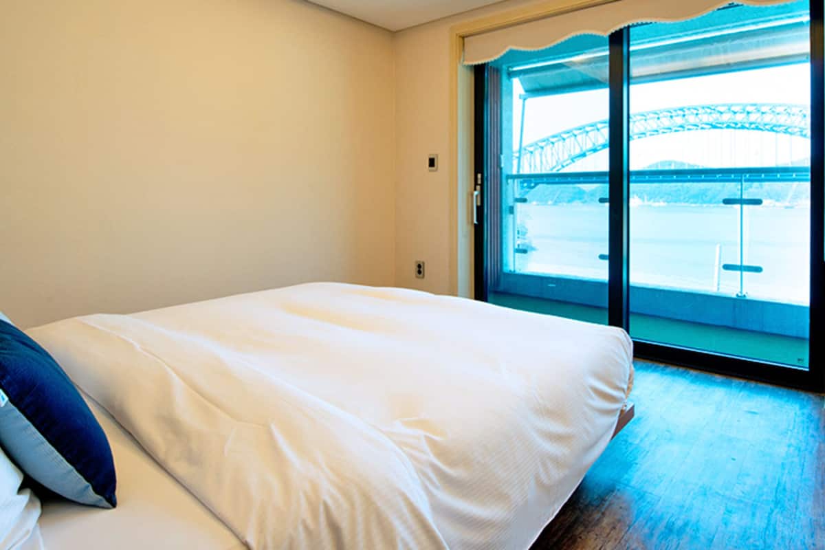 suite, ocean view | iron/ironing board, free wifi